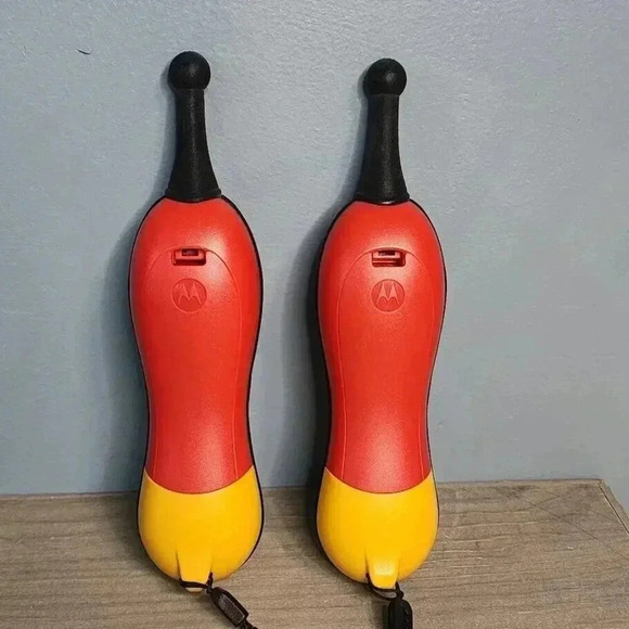 Vintage Disney Motorola 2-Way‎ FRS Radio Walkie Talkies 2002 - TESTED, One works - Picture 2 of 4